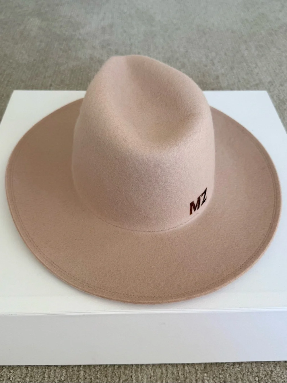 New. Olive & Pique Wool Classic Hat. New and never worn. 100% wool. One size.